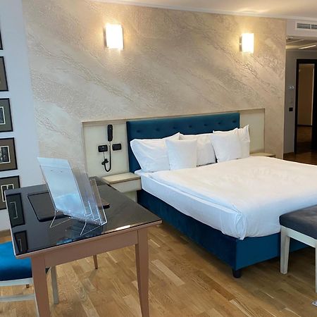 Hotel Paradis Κλουζ-Ναπόκα Εξωτερικό φωτογραφία