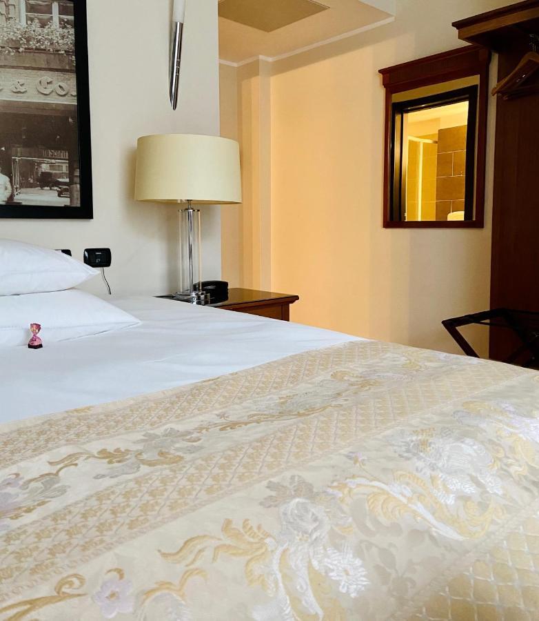 Hotel Paradis Κλουζ-Ναπόκα Εξωτερικό φωτογραφία